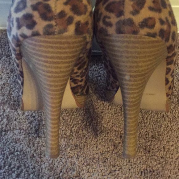 Anne Michelle Leopard Heels 👠 - Picture 4 of 4